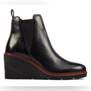 Clarks Clarkford Black Leather Bootie, 8.5